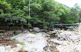 Seongbul valley, a Vacation Destination for Small Families