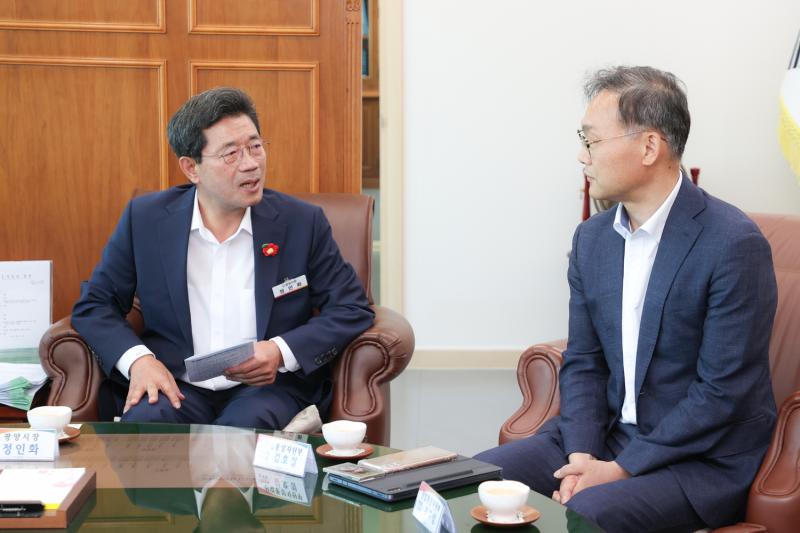 정인화 시장, 산업부 지역경제정책관 일행 접견