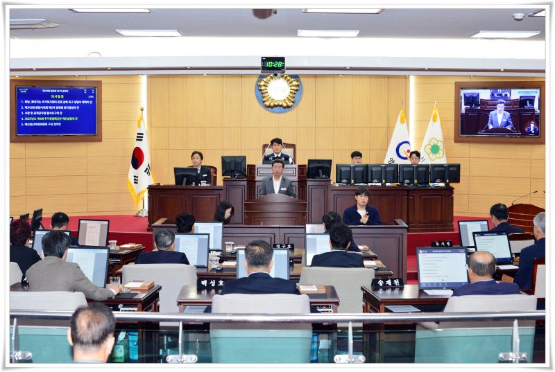 정인화 시장, 제343회 광양시의회 제2차 본회의 참석