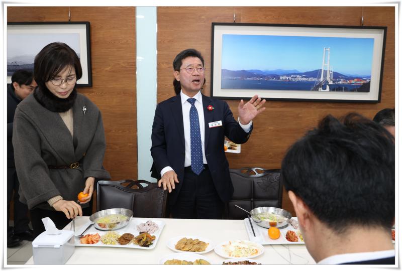 정인화 시장, 광양시 공직자와 2026 신년맞이 떡국 오찬